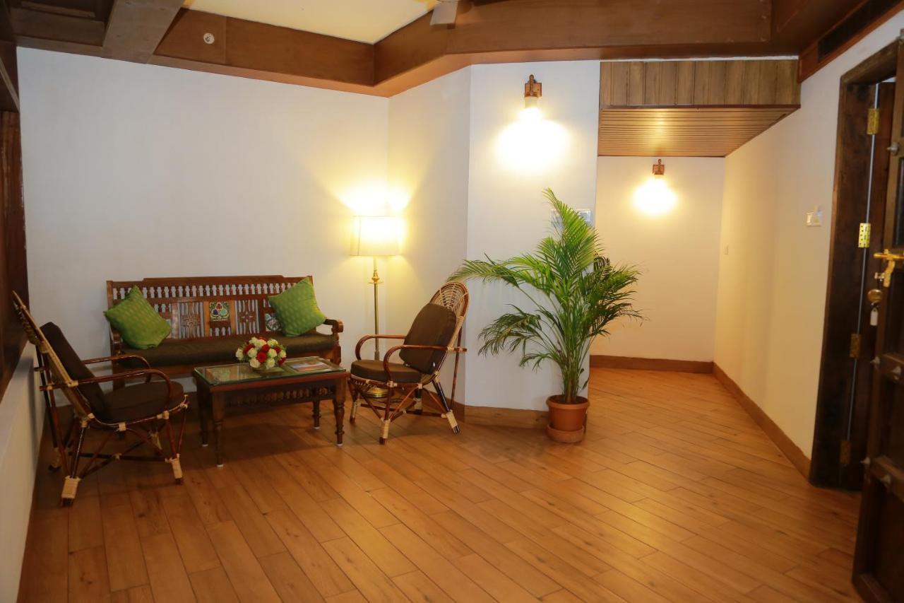 Ayursoma Ayurveda Royal Retreat Hotel Kovalam Exterior photo