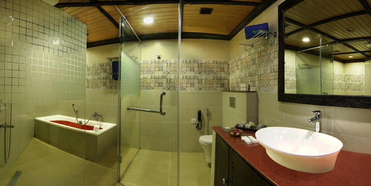 Ayursoma Ayurveda Royal Retreat Hotel Kovalam Exterior photo